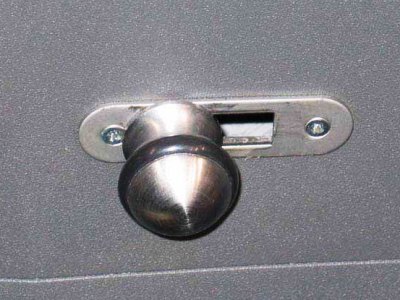 4 - Дополнительные механические запоры дверей Ford.jpg